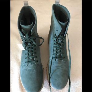 Brand new Under Armour Boots